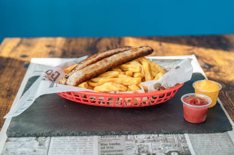 La Saucisse aux Herbes : Une Spécialité Normande à Déguster Chez Beach Boy