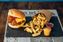 Notre zone d'activité pour ce service Manger en terrasse dans un restaurant de burgers ouvert le dimanche, profitez du beau temps avec des plats délicieux et un service impeccable