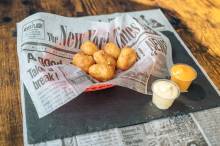 Notre zone d'activité pour ce service Trouver un bar à vin avec vue mer, dégustez des vins sélectionnés, cadre enchanteur, parfait pour des soirées romantiques, service impeccable